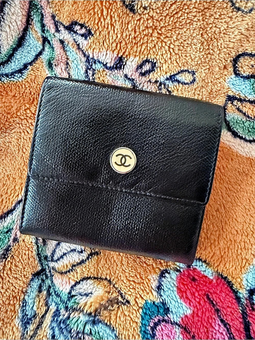 CHANEL Caviar Leather Trifold Wallet Black
